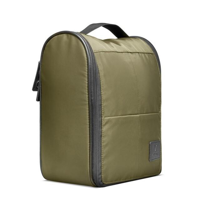 Gillian Jones   Vittorio Men Grey Washbag Hang Up